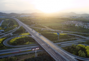 中国各省高速公路里程排名一览表：上海西藏未过千，首位11211公里