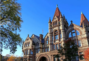 十大加拿大最好的大学排名，多伦多大学排第一，第十是双语大学